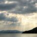 薄明光線(海と島)